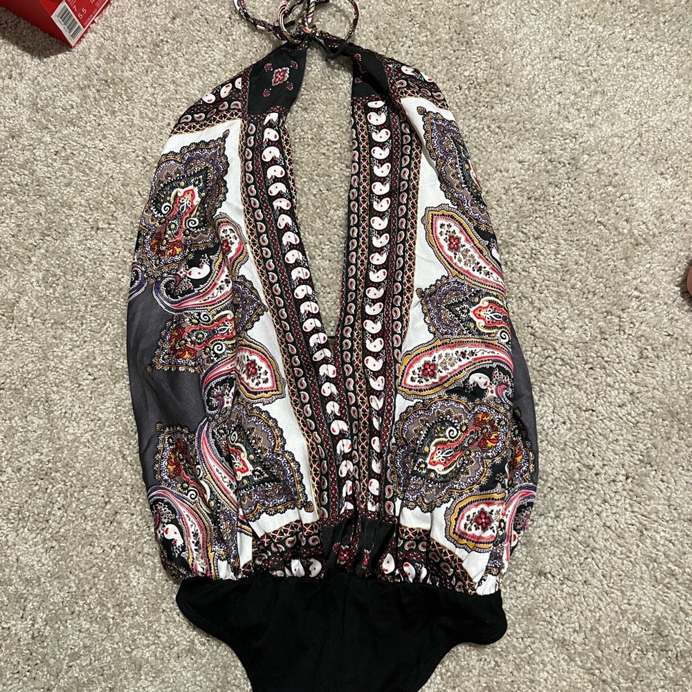 Paisley deep v bodysuit